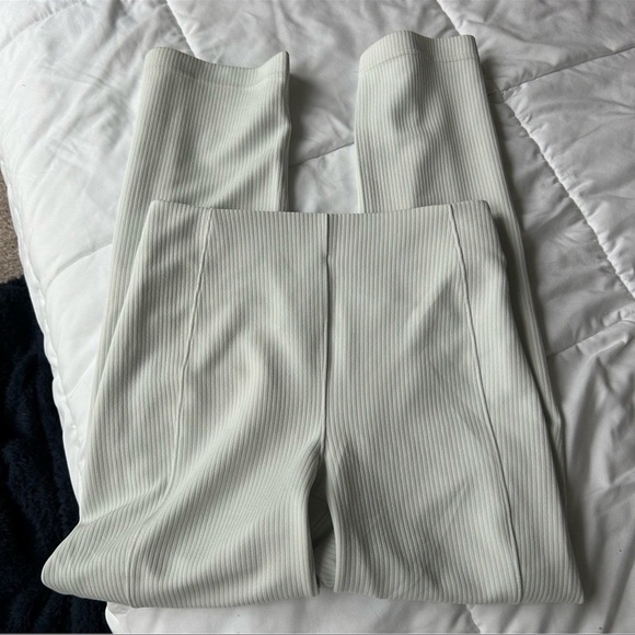 Lululemon Ribbed Softstreme Zip-Leg High-Rise Cropped Pants 25" in Bone - Picture 6 of 11